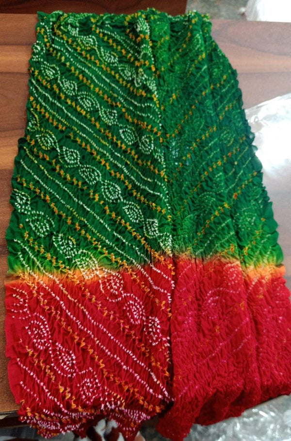 Green Red Pure Crepe Bandhani Dupatta - Leheriya